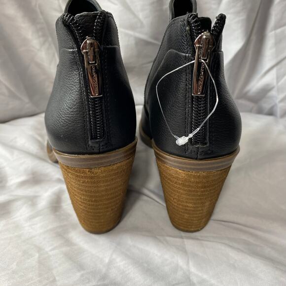 Vince Camuto Gradina Block Heel Pointed Toe Bootie SZ 91/2 M Sleek Quiet Luxury - Picture 6 of 8